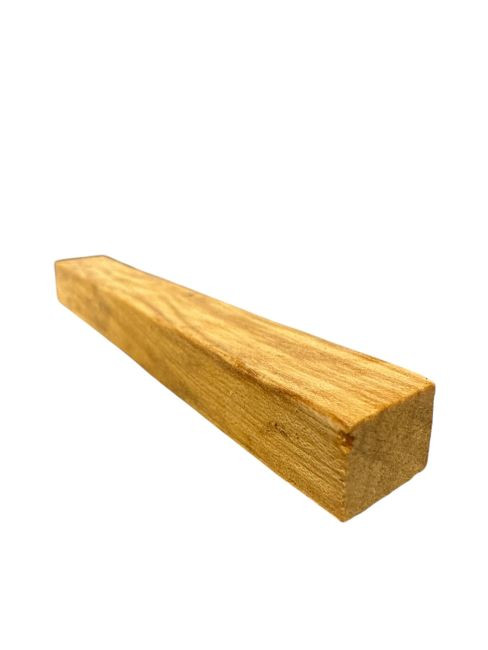 Bâtonnet de bois de Palo Santo à l'unité en coupe régulière
