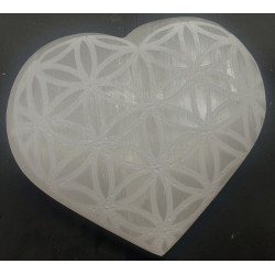 Coeur en sélénite gravé fleur de vie 8 cm 154 gr
